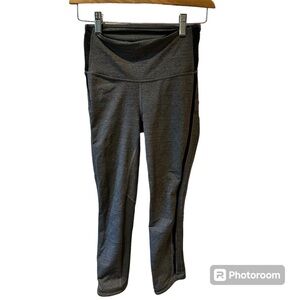 Lululemon‎ Hit It Crop Leggings Gray/Black Size 2 Running Exercise